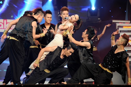 Sôi động với Âm nhạc và Bước nhảy