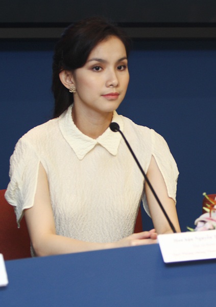 Hoa hậu Thuỳ Lâm: "Tôi sẽ luôn đội mũ bảo hiểm cho con" - 8 Hoa hậu Thuỳ Lâm: Tôi sẽ luôn đội mũ bảo hiểm cho con