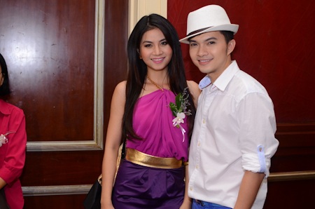 Sao hội tụ mừng Vy Oanh