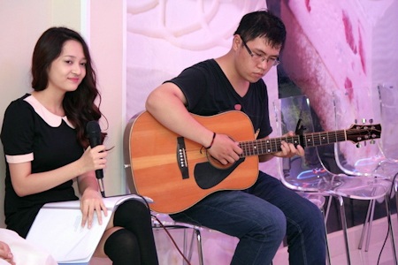 Bảo Anh: "Nickname Taylor Swift Việt Nam là chiếc áo quá khổ" - 3 Bảo Anh không chỉ hát mà còn trả lời những câu hỏi của fans