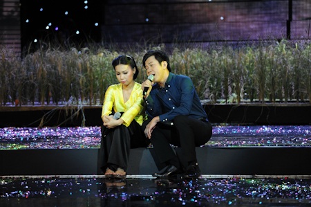 Thành Lộc, Hữu Châu cực hài hước trong liveshow Cẩm Ly - 10 Nhưng trớ trêu thay, hai người con nuôi của họ lại yêu thương nhau