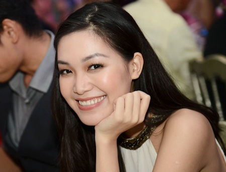 Diễm My trẻ trung trong tiệc sinh nhật lần thứ 50 bên bạn bè - 5 Hoa hậu Thuỳ Dung ngày càng trở nên đẹp hơn