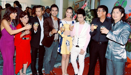 Anh Thư khoe dáng cùng Nguyễn Cao Kỳ Duyên - 9 Anh Thư khoe dáng cùng Nguyễn Cao Kỳ Duyên - 9