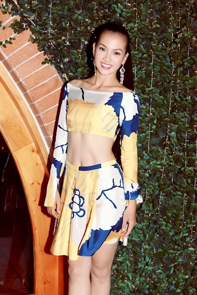 Anh Thư khoe dáng cùng Nguyễn Cao Kỳ Duyên - 8 Anh Thư khoe dáng cùng Nguyễn Cao Kỳ Duyên - 8