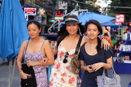 Tưng bừng đường sách tết 2012 - 21