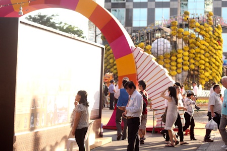 Tưng bừng đường sách tết 2012 - 4