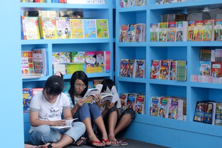 Tưng bừng đường sách tết 2012 - 10