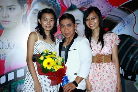 Phạm Văn Mách được "hâm mộ cuồng nhiệt" - 1