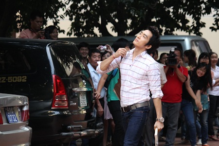 Song Seung Heon trao học bổng cho sinh viên - 2 Song Seung Heon trao học bổng cho sinh viên - 2