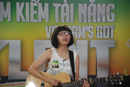 NSND Trần Hiếu dẫn cháu đi thi Vietnam’s got talent - 1 NSND Trần Hiếu dẫn cháu đi thi Vietnam’s got talent - 1