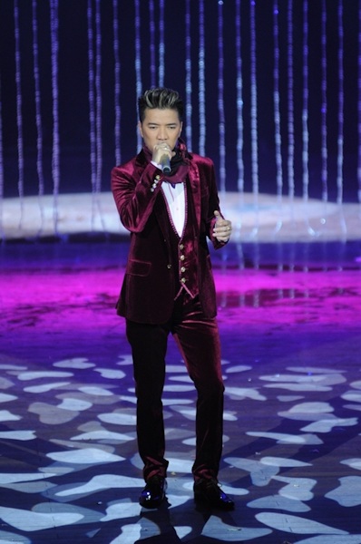 Dương Triệu Vũ "đa sắc" trong liveshow - 14 Ngoài những bản phối mới,