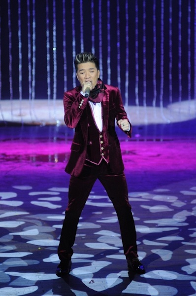 Dương Triệu Vũ "đa sắc" trong liveshow - 15 Ngoài những bản phối mới,