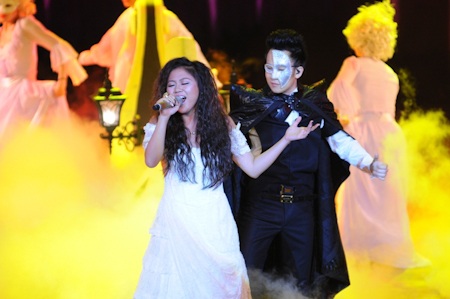 Dương Triệu Vũ "đa sắc" trong liveshow - 2 Ngay t