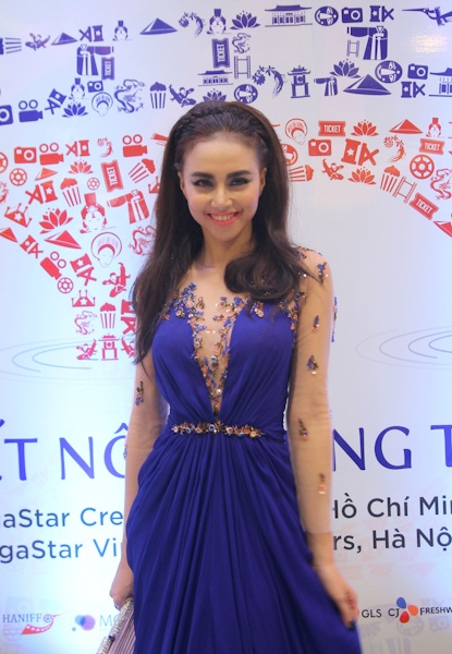 Cha Ye-Ryeon sánh đôi cùng Johnny Trí Nguyễn - 12 Ngọc Diệp