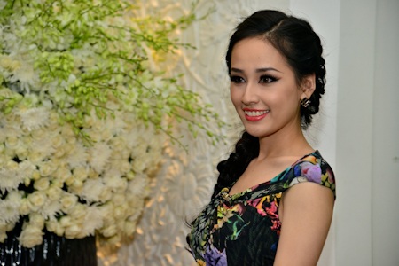 Á hậu Hương Giang trở lại với showbiz - 13 Mai Phương Thuý luôn căng tràn sức sống