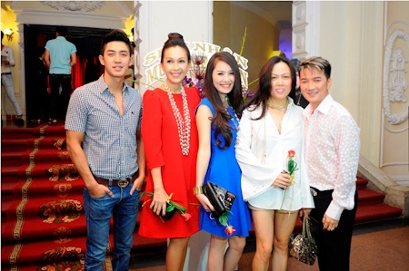 Xuân Lan bất ngờ... hôn môi Mr Đàm - 12 Phan Anh