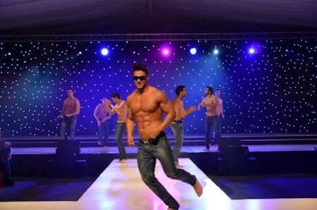 Nam Thành lọt Top 10 Mr World - 4 Một số hình ảnh trong đêm chung kết Mr World