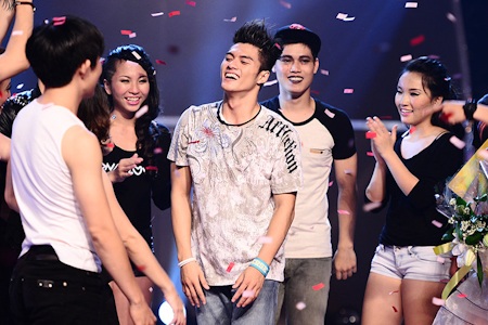 Nụ cười chiến thắng của tân vô địch