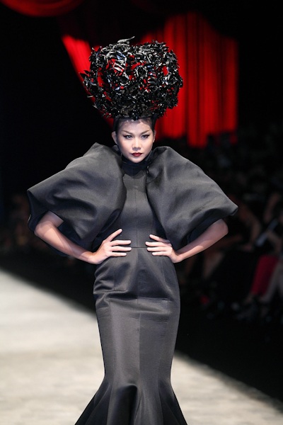 "Gái một con" Linh Nga trên sàn diễn thời trang - 19 Thanh Hằng