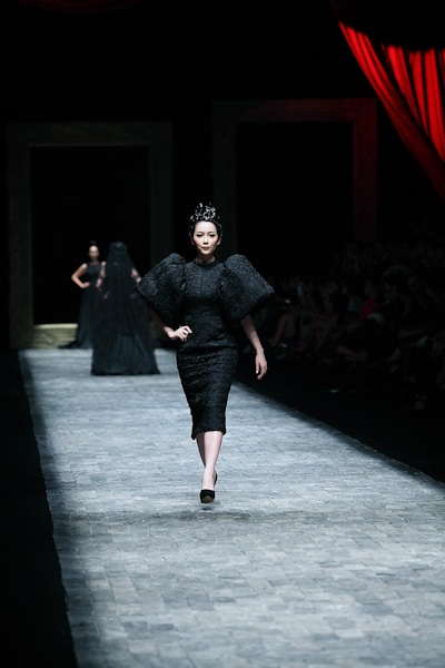 "Gái một con" Linh Nga trên sàn diễn thời trang - 1 Gái một con Linh Nga trên sàn diễn thời trang