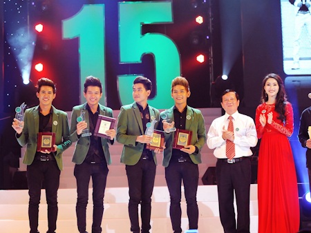 Đàm Vĩnh Hưng đóng giả Thanh Lam - 19 Nhóm Vmusic là Nhóm nhạc được yêu thích nhất