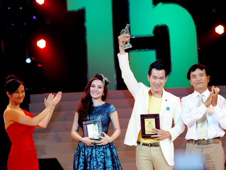Đàm Vĩnh Hưng đóng giả Thanh Lam - 20 Hồ Trung Dũng và Vi Oanh được trao giải Ca sĩ triển vọng