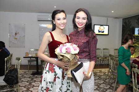 Á hậu Hoàng Oanh rạng rỡ trong tiệc cảm ơn - 11 Hoa hậu Ngọc Diễm