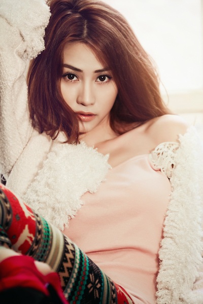 Ngân Khánh đẹp gợi cảm đón giáng sinh - 3 Bình Yên