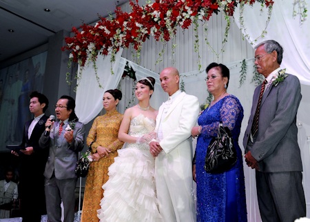 Phan Đinh Tùng hạnh phúc trong ngày cưới - 9 Phan Đinh Tùng hạnh phúc trong ngày cưới - 9