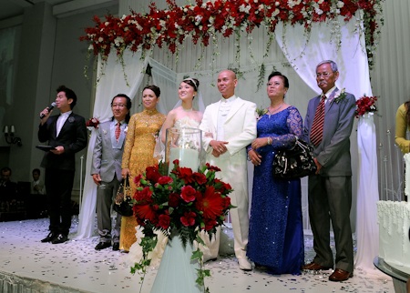 Phan Đinh Tùng hạnh phúc trong ngày cưới - 3 Phan Đinh Tùng hạnh phúc trong ngày cưới - 3