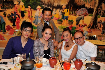 Bạn bè mừng sinh nhật Đoan Trang - 10 Bạn bè mừng sinh nhật Đoan Trang - 10