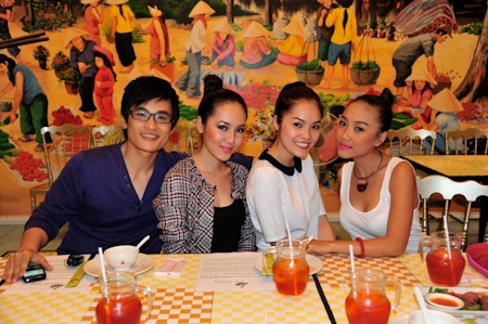 Bạn bè mừng sinh nhật Đoan Trang - 5 Bạn bè mừng sinh nhật Đoan Trang - 5