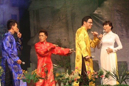 Lý thú với màn ca hát của 4 MC - 9