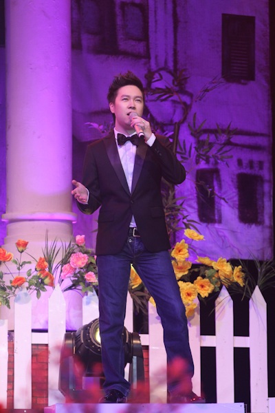 Lý thú với màn ca hát của 4 MC - 14