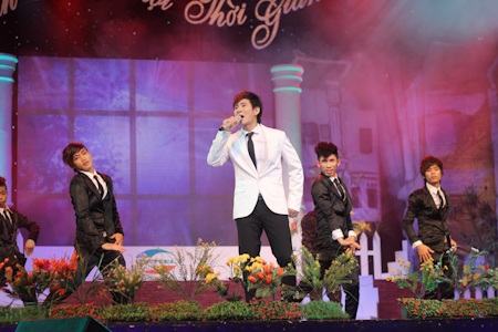 Lý thú với màn ca hát của 4 MC - 6