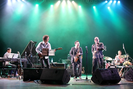 Tùng Dương "chơi" Jazz với các nghệ sĩ châu Á - 3 Tùng Dương "chơi" Jazz với các nghệ sĩ châu Á - 3