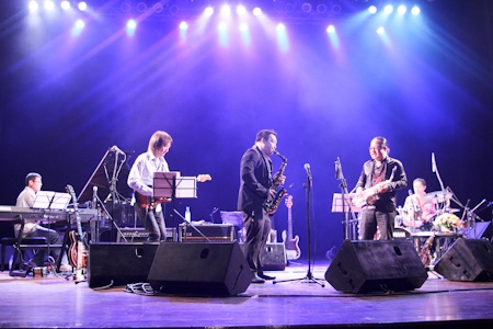 Tùng Dương "chơi" Jazz với các nghệ sĩ châu Á - 4 Tùng Dương "chơi" Jazz với các nghệ sĩ châu Á - 4