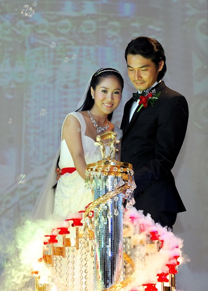 Vợ chồng Quách Ngọc Ngoan hạnh phúc trong ngày cưới - 10 Vợ chồng Quách Ngọc Ngoan hạnh phúc trong ngày cưới