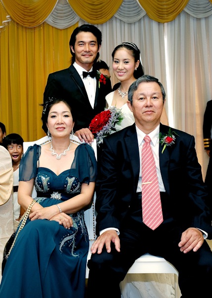 Vợ chồng Quách Ngọc Ngoan hạnh phúc trong ngày cưới - 3 Vợ chồng Quách Ngọc Ngoan hạnh phúc trong ngày cưới