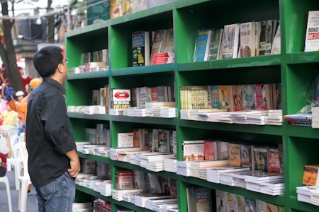 Văn học Việt Nam “dò dẫm” ra thế giới - 2 Văn học Việt Nam “dò dẫm” ra thế giới