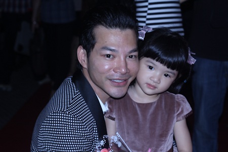 Con gái Trương Ngọc Ánh “quấn” ba hơn mẹ - 3 Con gái Trương Ngọc Ánh “quấn” ba hơn mẹ