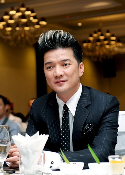 Các sao cùng “Góp đá xây Trường Sa”