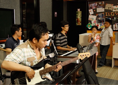 Thí sinh Vietnam's got talent hăng say luyện tập cho đêm chung kết - 15 Thí sinh Vietnam's got talent hăng say luyện tập cho đêm chung kết