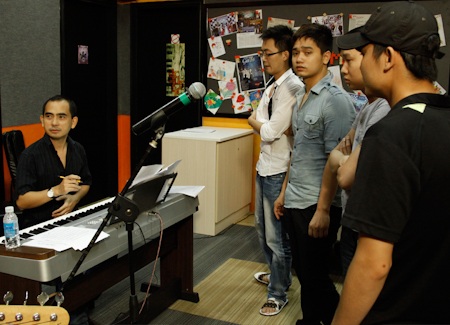 Thí sinh Vietnam's got talent hăng say luyện tập cho đêm chung kết - 17 Thí sinh Vietnam's got talent hăng say luyện tập cho đêm chung kết
