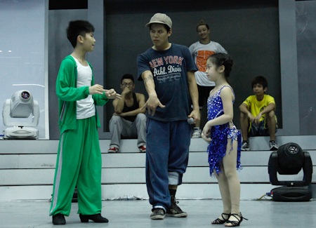 Thí sinh Vietnam's got talent hăng say luyện tập cho đêm chung kết - 18 Thí sinh Vietnam's got talent hăng say luyện tập cho đêm chung kết