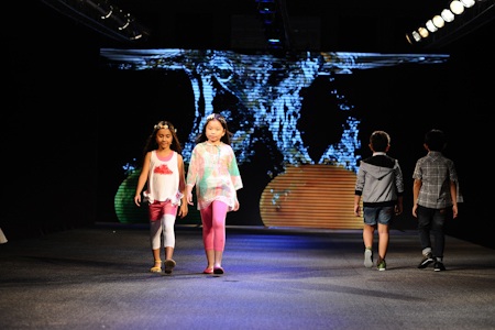 Người mẫu nhí nổi bật trong đêm thời trang - 6