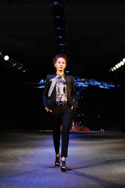 Người mẫu nhí nổi bật trong đêm thời trang - 10