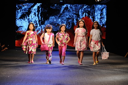 Người mẫu nhí nổi bật trong đêm thời trang - 8