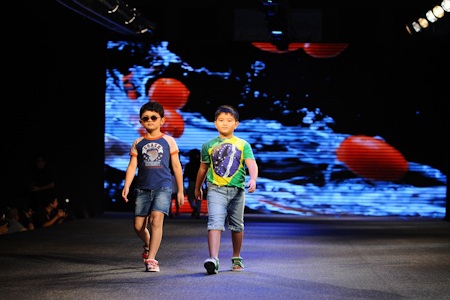 Người mẫu nhí nổi bật trong đêm thời trang - 2