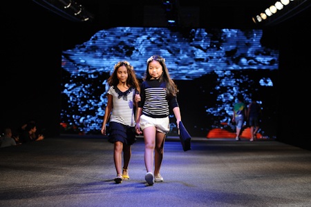 Người mẫu nhí nổi bật trong đêm thời trang - 3